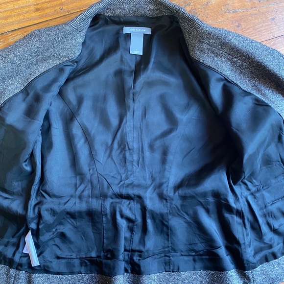 ❄️Silk & Wool Blend Blazer by Ann Taylor 0 - Picture 5 of 8